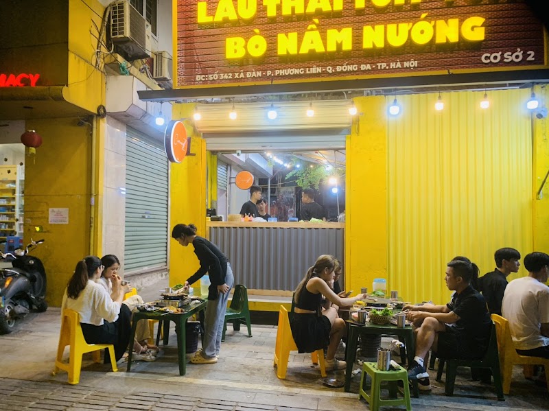 Déjeuner dans un restaurant local à Đống Đa