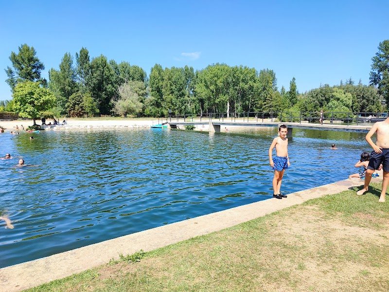 Piscinas Naturales del Nela: baño en entorno fluvial
