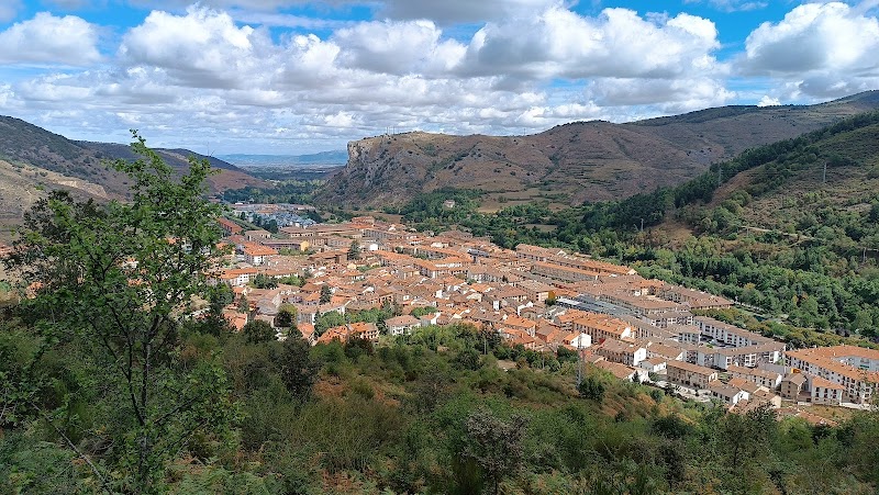 Banco de Piedra y paseo por el casco antiguo