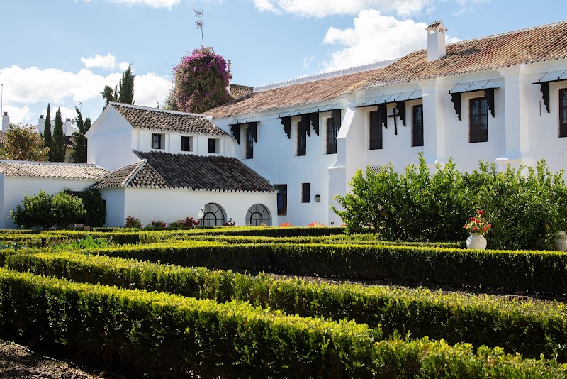 Descanso en el jardín del Hotel Monasterio de San Francisco