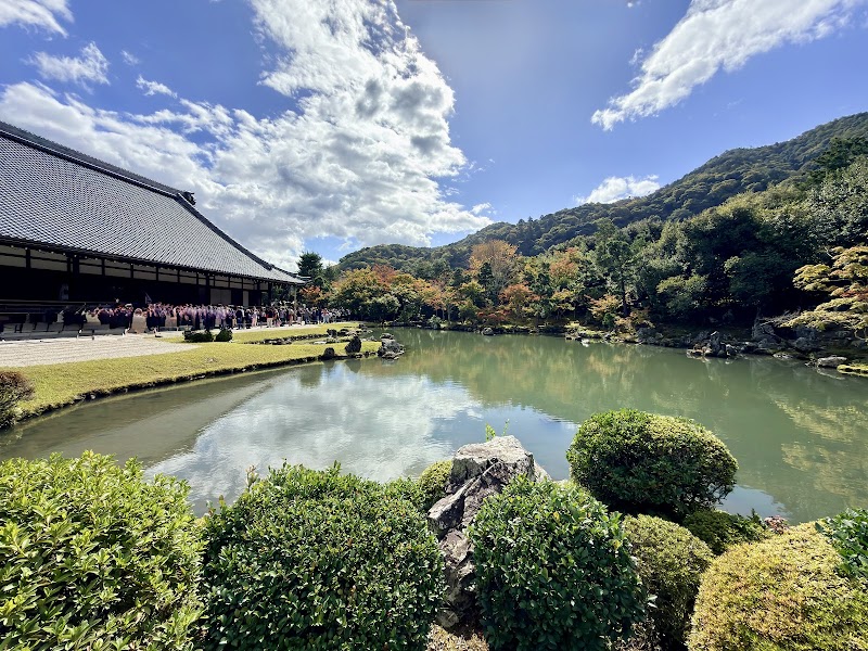 Visita a un temple de la zona (Tenryu-ji)