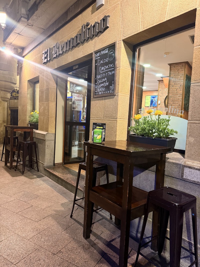 Cena en Bar El Remolino