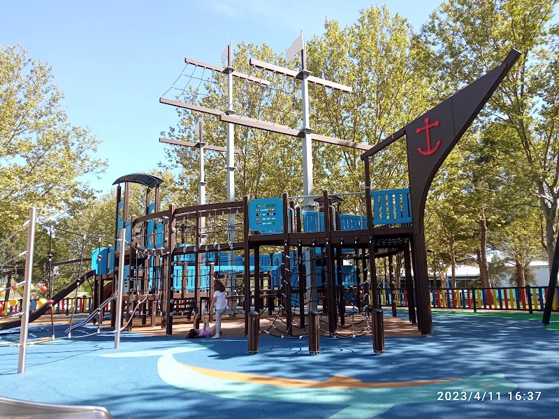 Alejandro de la Sota Park : détente en fin de journée