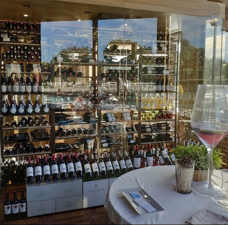 Frühstück auf der Terrasse von Restaurante El Lago de Boadilla