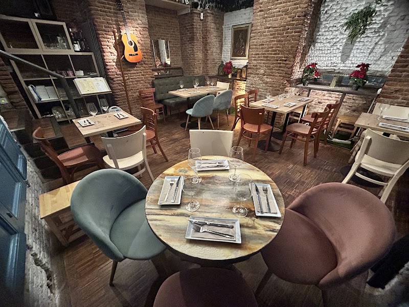 Taberna Restaurante El Típico Madrid에서 점심