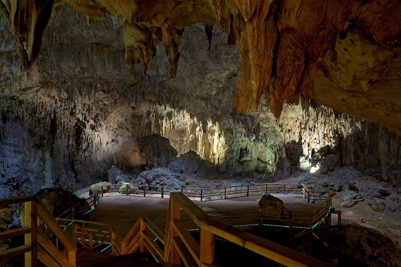 Visita a la Cuevona de Ardines