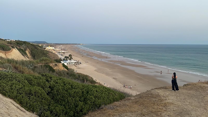 Paseo por la Playa de los Bateles