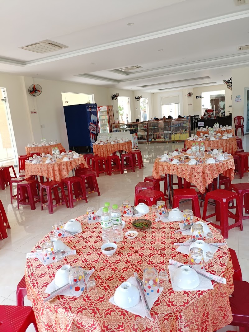 Frokost på Nhà Hàng Mỹ Sơn