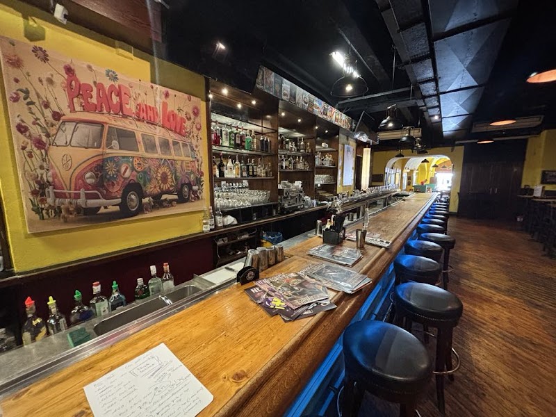 Almuerzo en Annie's Beer Bar & Grill