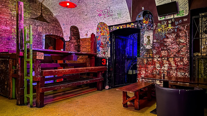 Noche de fiesta en Vzorkovna (Dog Bar)