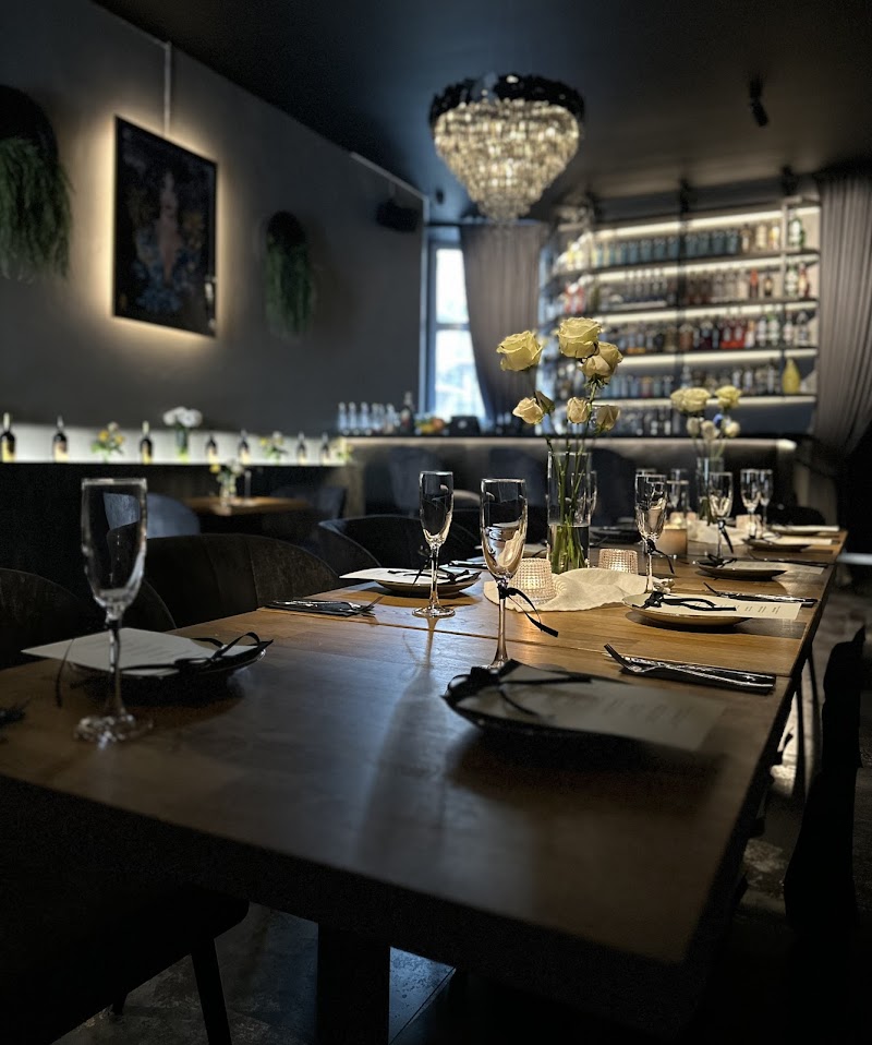 Bar de vinos Shadow Resto & Bar en Kazimierz