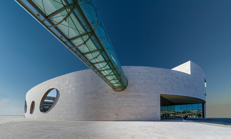 Paseo por la ribera de Belém y jardines de la Fundación Champalimaud
