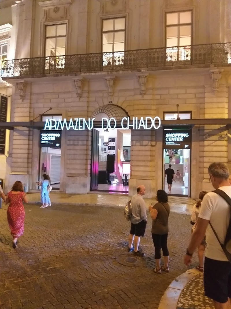 Tiendas originales en Rua do Carmo y Rua Garrett