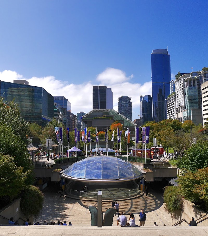 Paseo por Robson Street