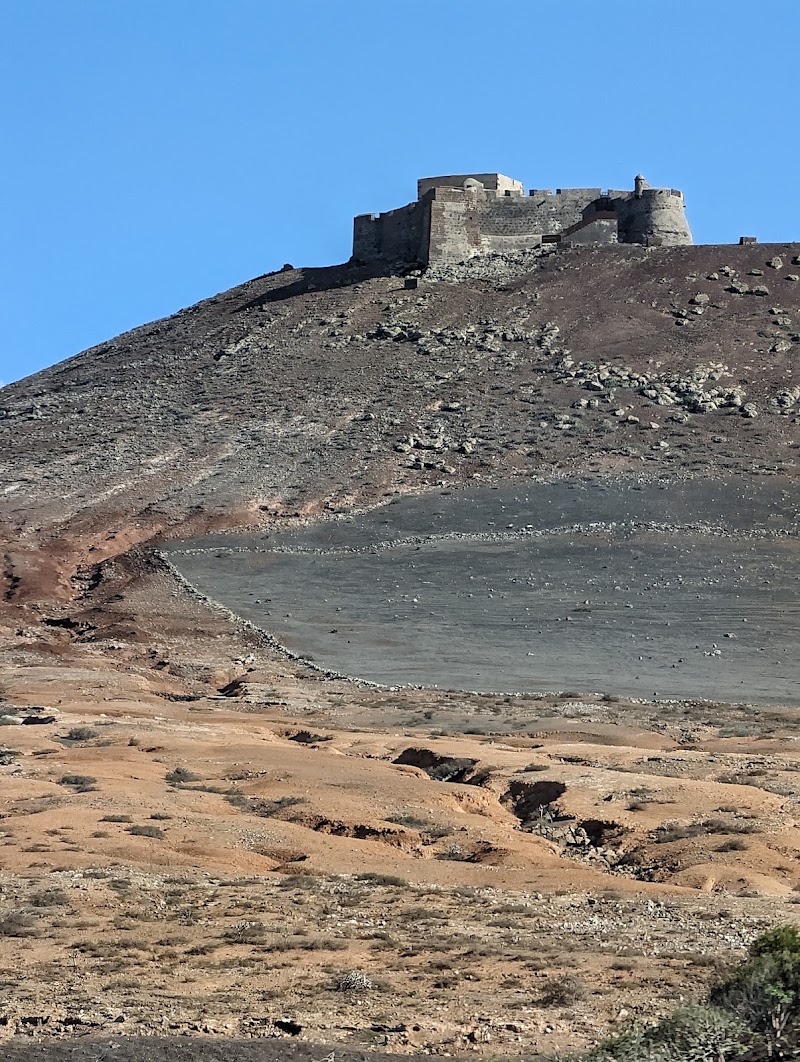 Castillo de Santa Bárbara y Museo de la Piratería