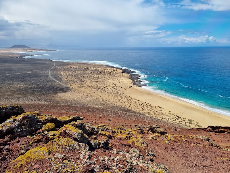 Ruta en bicicleta por La Graciosa: Playa de las Conchas y Montaña Bermeja