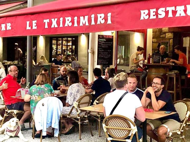 Almuerzo en Txirimiri