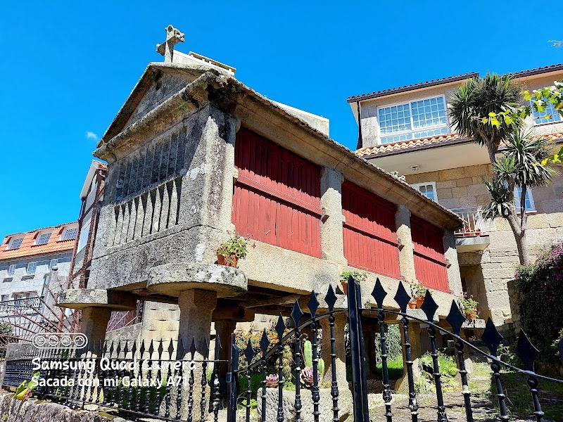 Visita al Cruceiro de Combarro