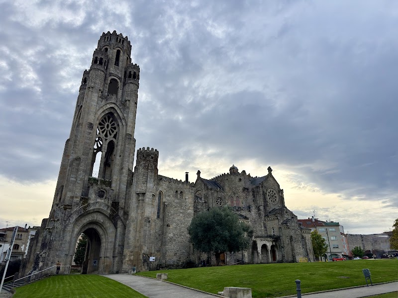 Opción: Visita a la iglesia de la Vera Cruz