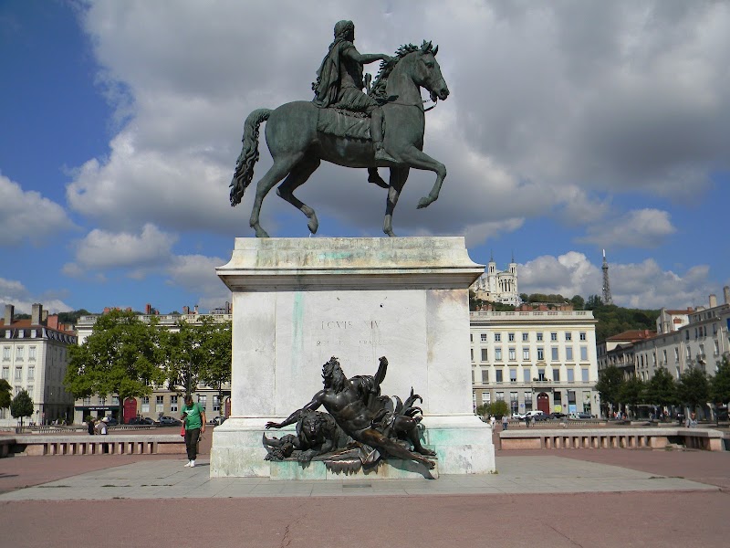 Paseo por la Place Bellecour