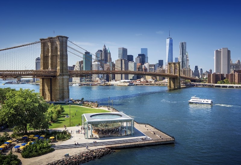 Nueva York - Diciembre: Paseo matutino por Brooklyn Heights Promenade