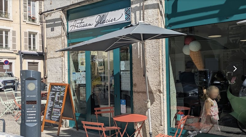 Passeggiata e gelato da Le Glacier