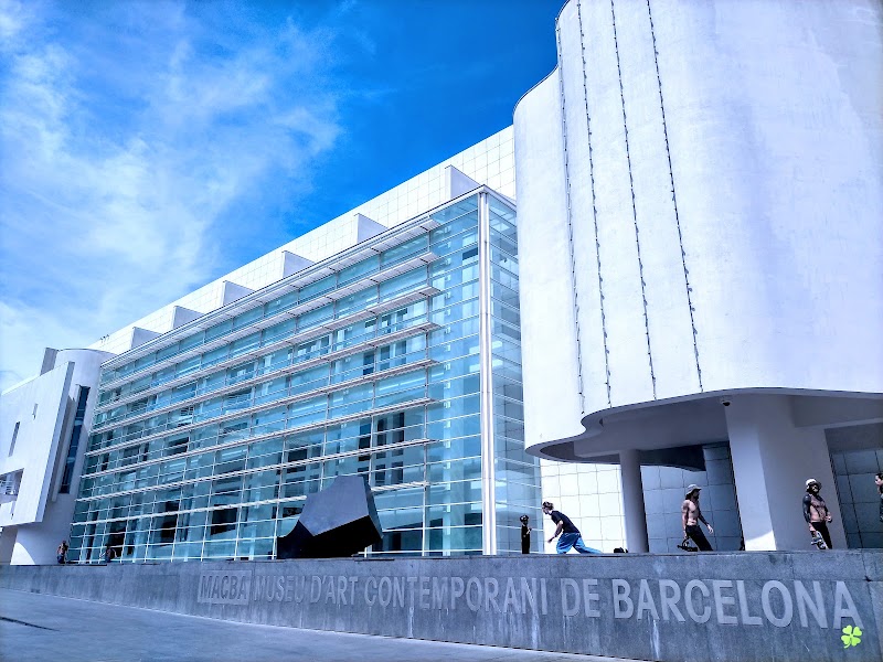 Exposición "Basel Abbas i Ruanne Abou-Rahme. Presoners de l’amor" en el MACBA