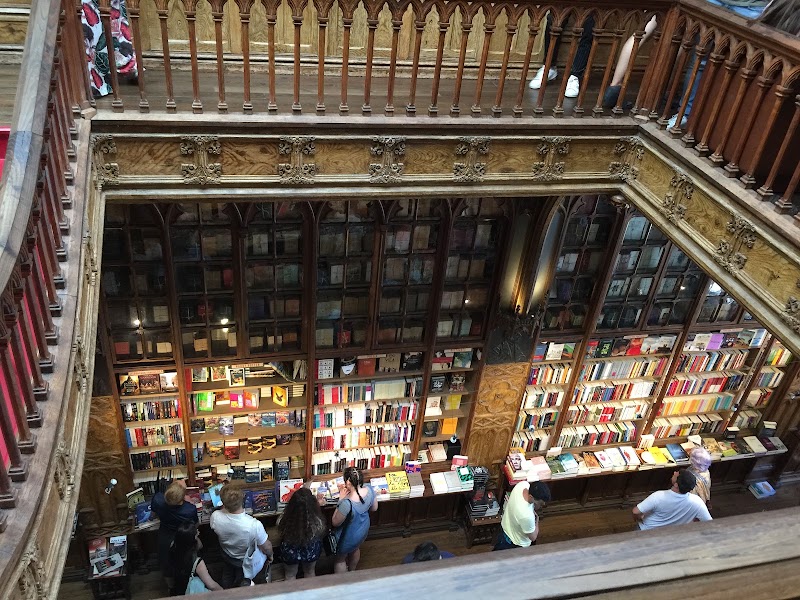 Livraria Lello: visita a la emblemática librería modernista