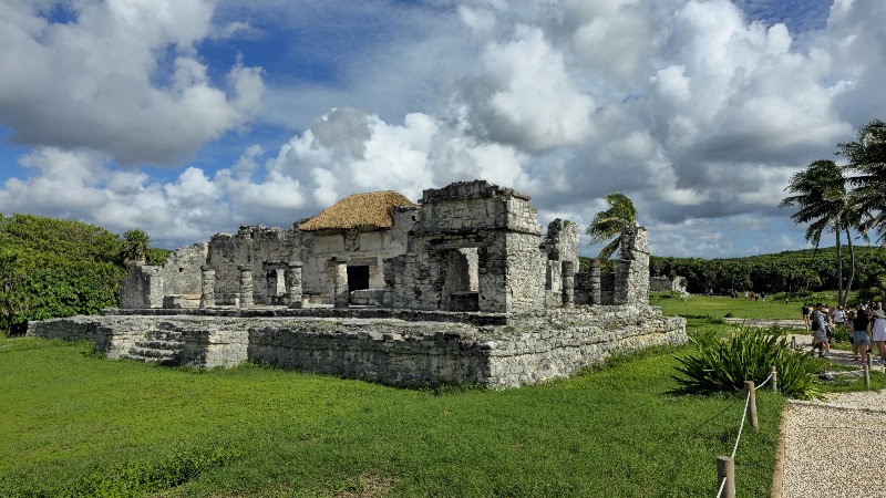 Explore Tulum Archaeological Zone