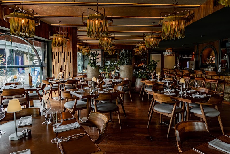 Dinner at Harry's Steakhouse & Raw Bar