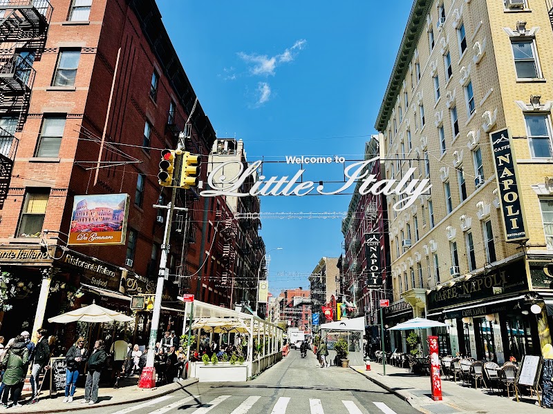 Paseo por Little Italy y muralismo local