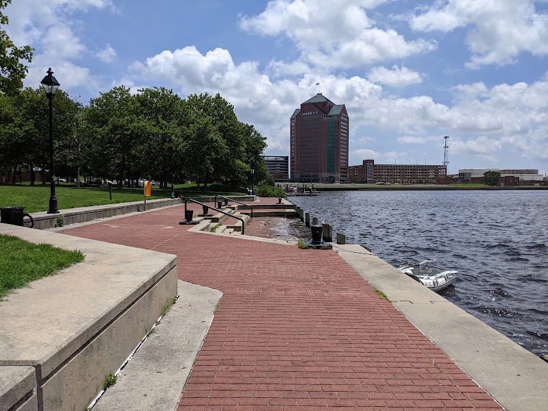Paseo por Canton Waterfront Park