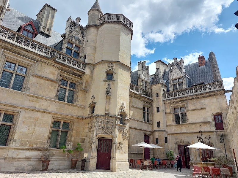 Museo de Cluny (Museo Nacional de la Edad Media, entrada gratuita primer domingo de mes)