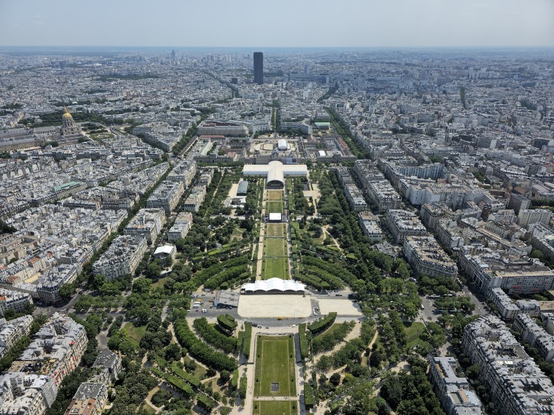 Paseo por la Torre Eiffel y Campo de Marte