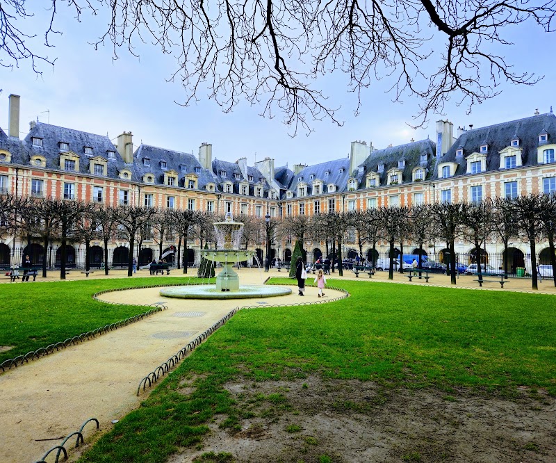 Paseo matutino por el Marais y Place des Vosges