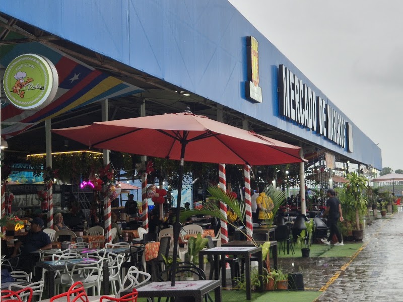 Paseo por el Mercado de Mariscos