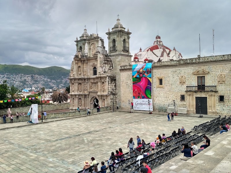 Descanso y nieves tradicionales en la Plaza de la Danza