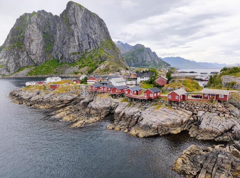 Henningsvær sentrum e porto