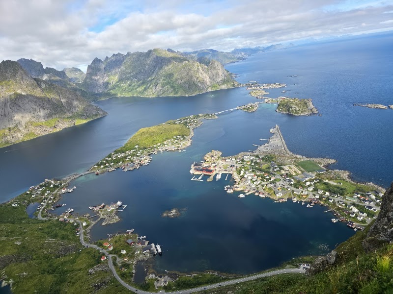 Reine sentrum e porto