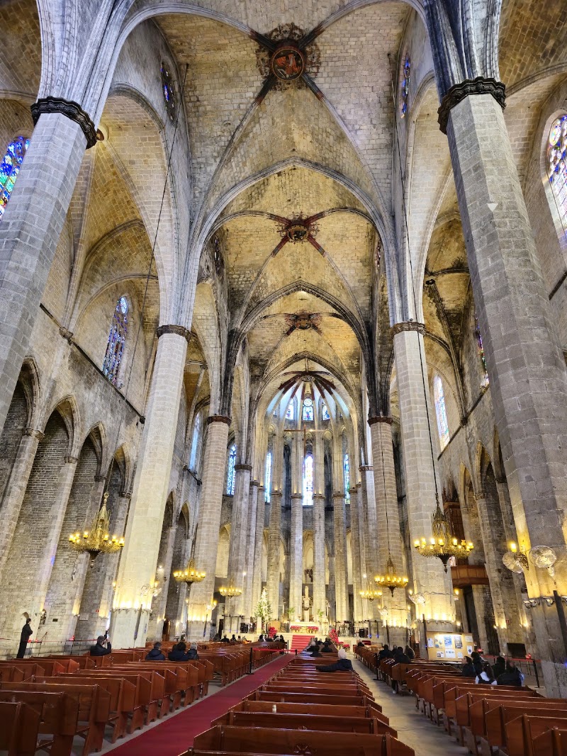 Paseo por el Born y visita a la Basílica de Santa Maria del Mar