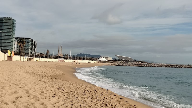 Paseo y juegos en la Platja de la Mar Bella