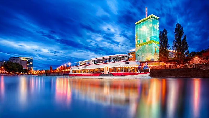 Paseo vespertino por el Canal del Danubio