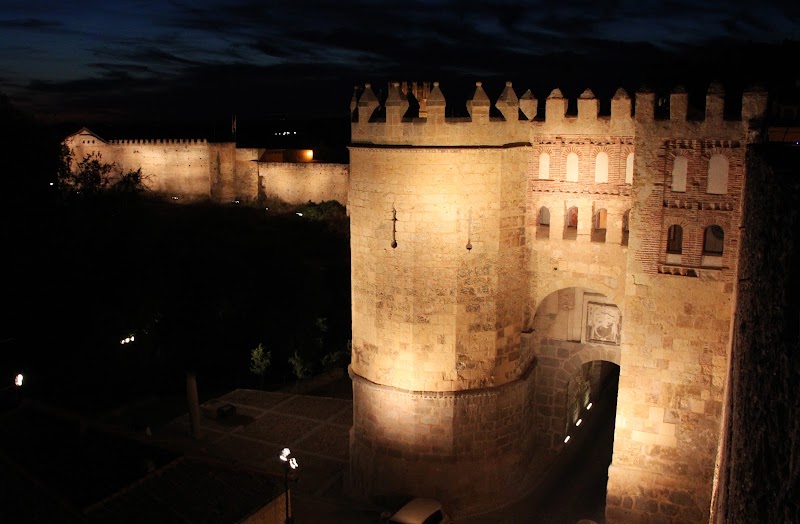 Optional: Paseo por la Muralla de Segovia