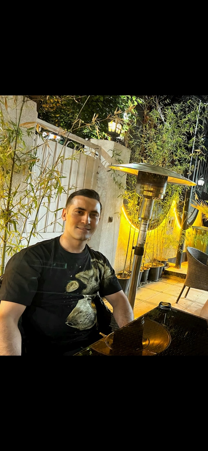 Alipoor profil fotoğrafı