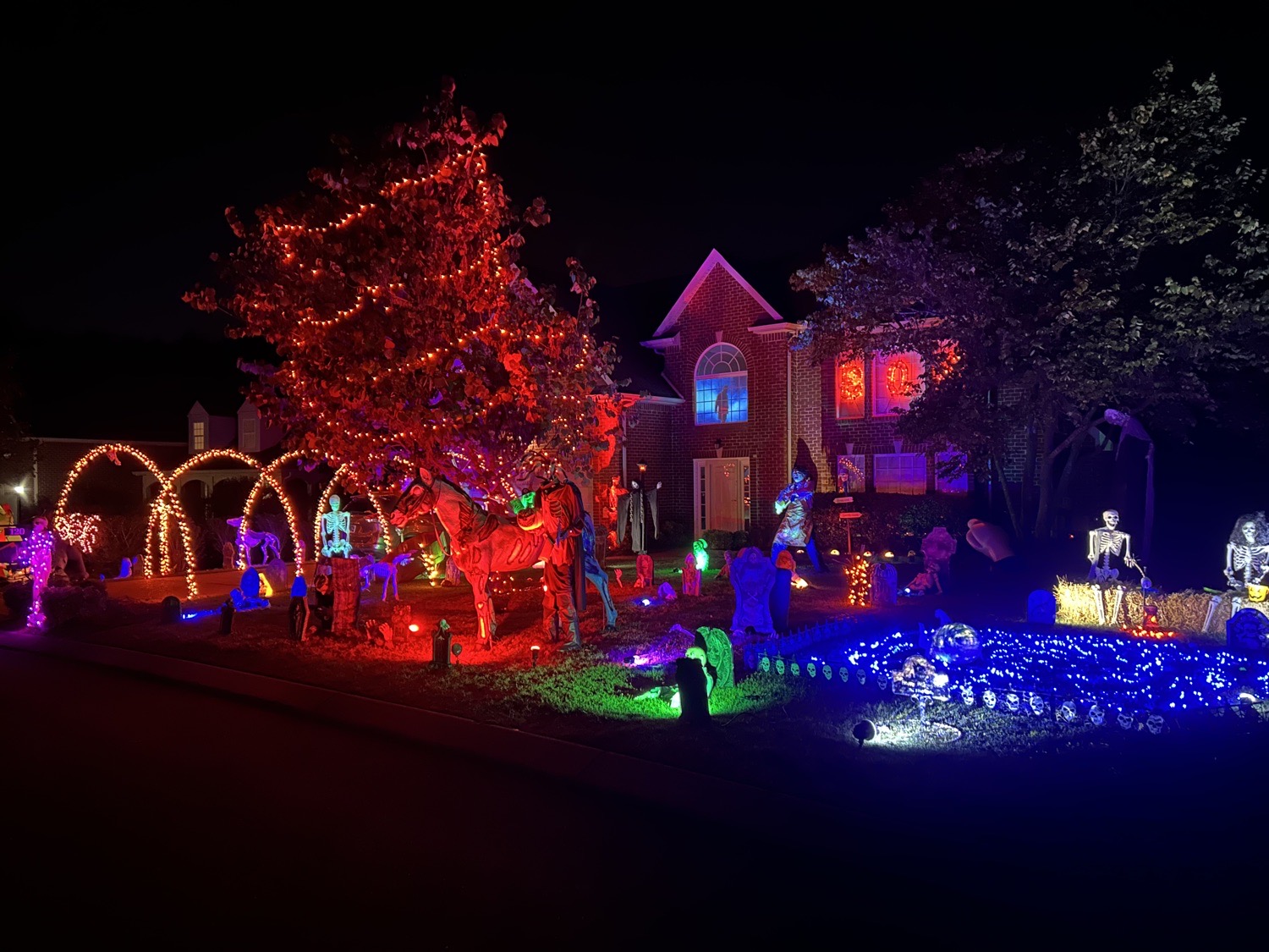 Akins Holiday House