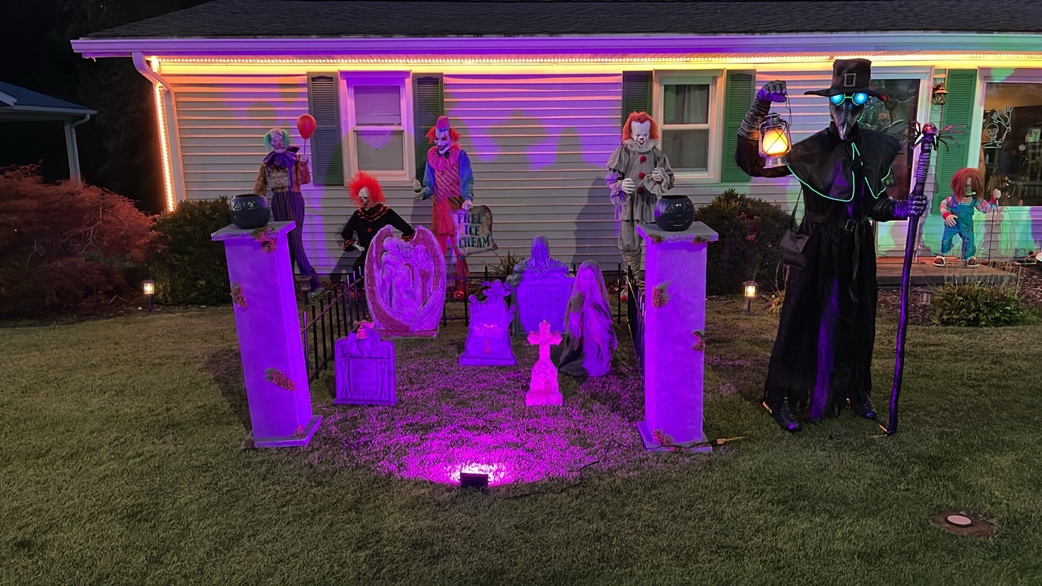 Fairview St. Animatronics