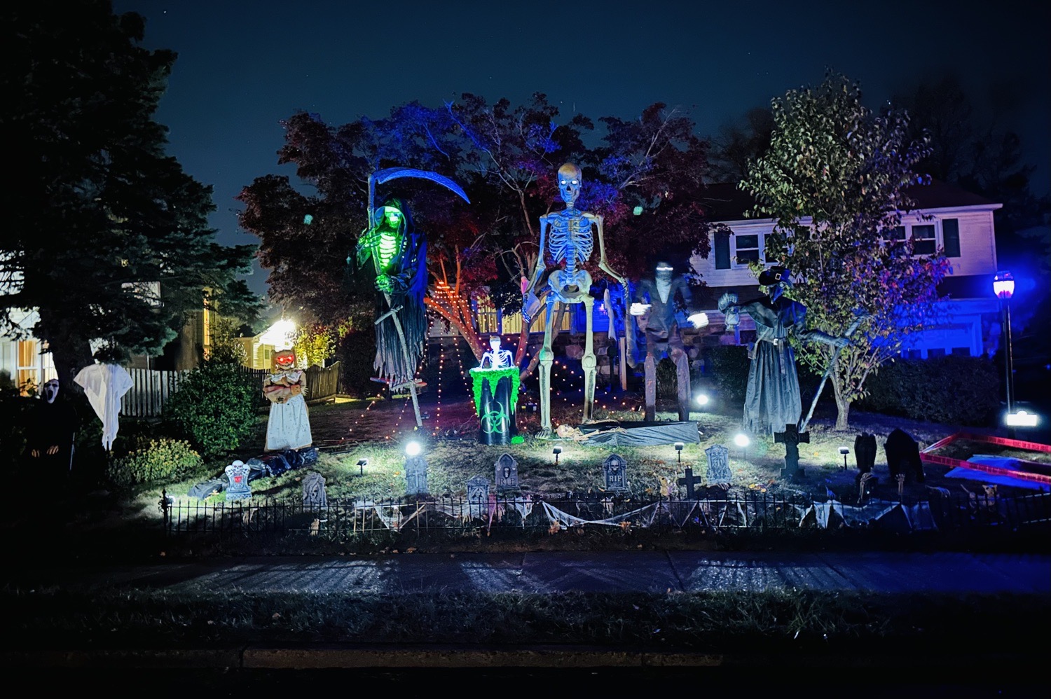 Robert’s Rd Side Show Attraction