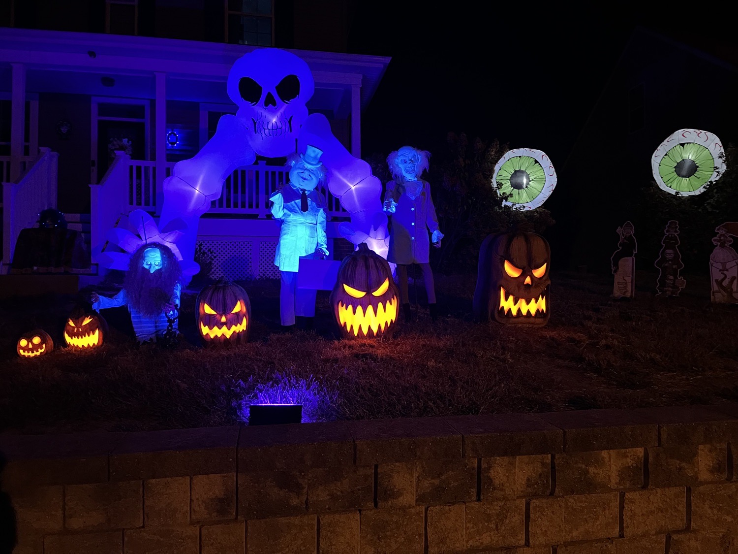 Haunted Mansion Family Halloween Display