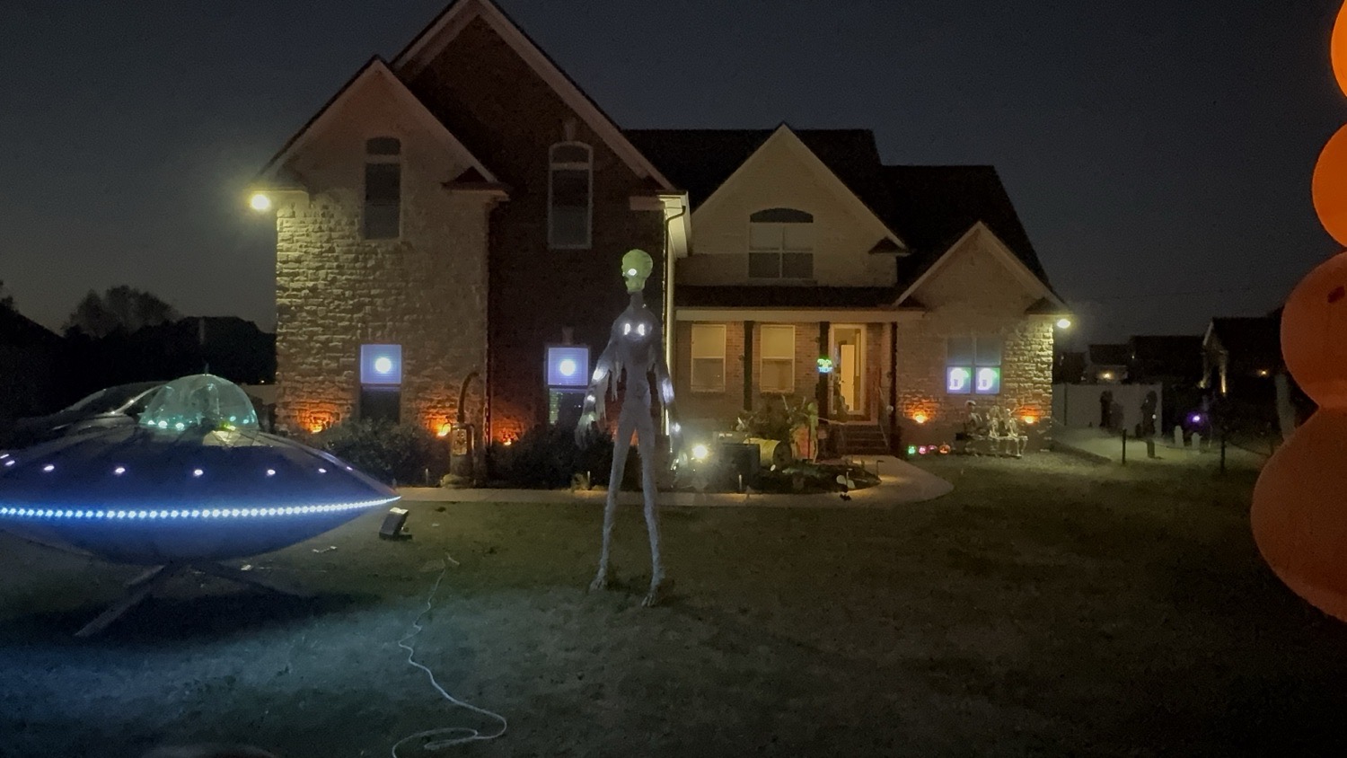 Alien UFO House