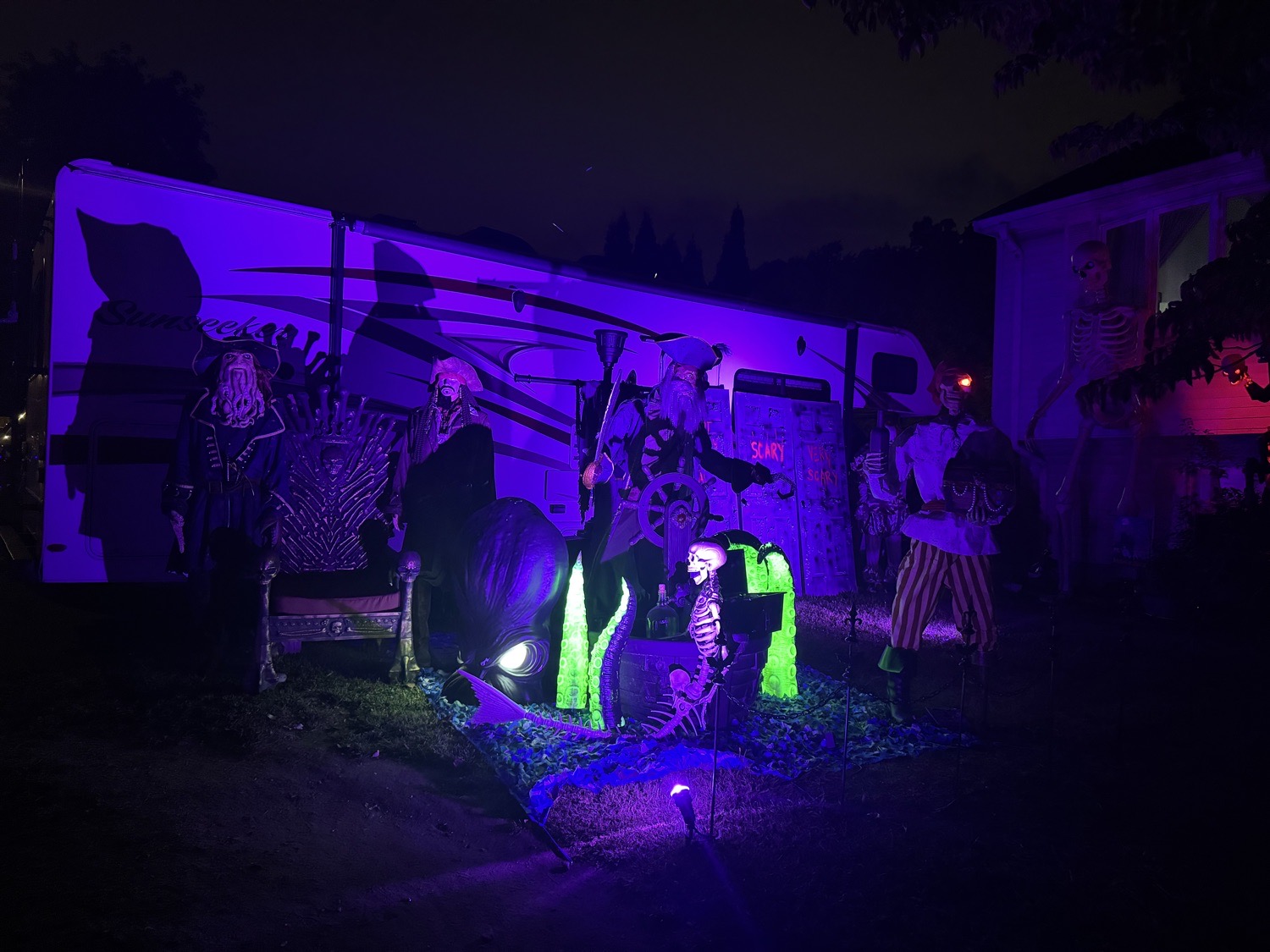 Maple St Haunt!